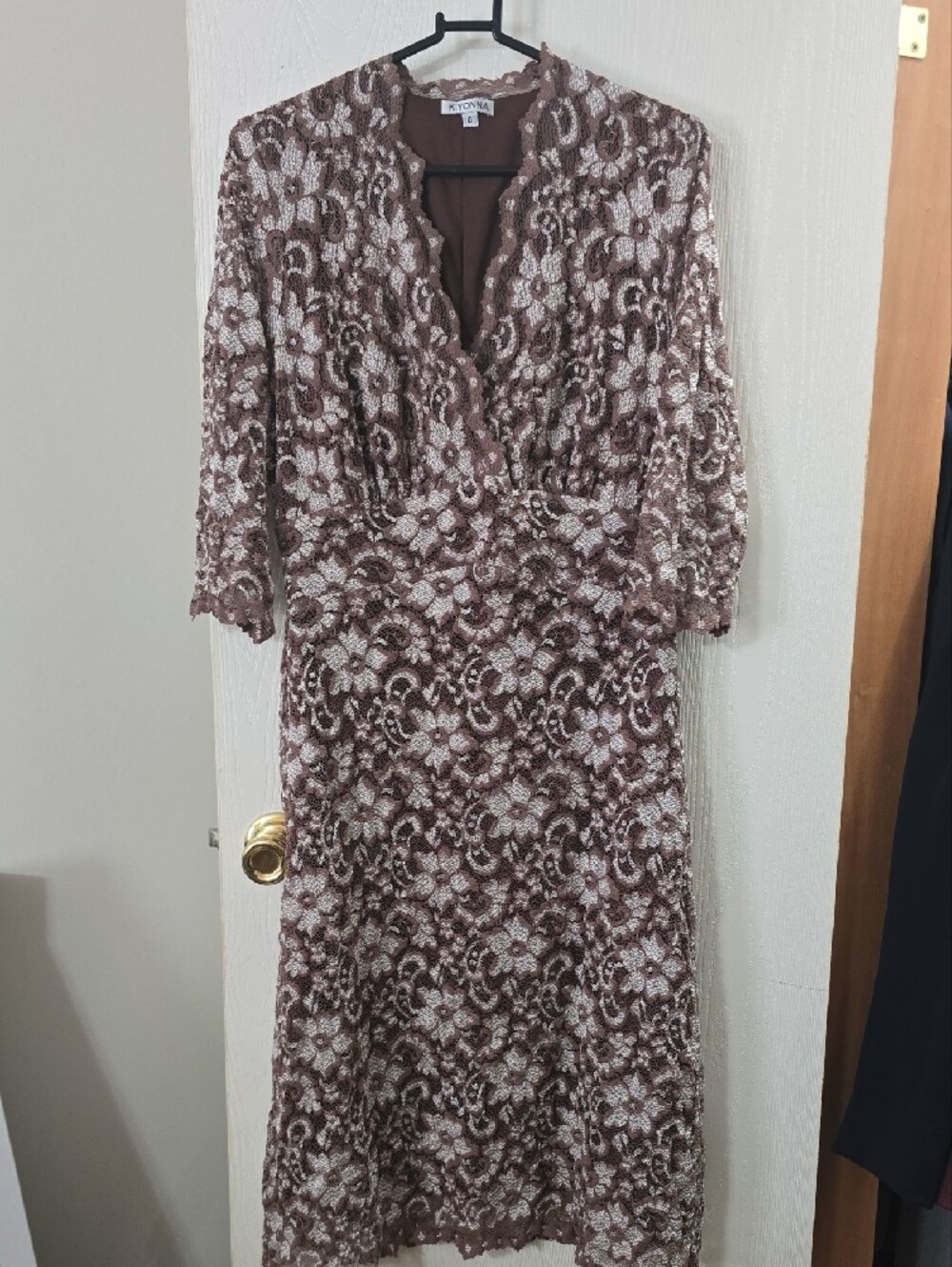 Kiyonna Size 0X Brown Lace Dress with V-Neck - Picture 2 of 10